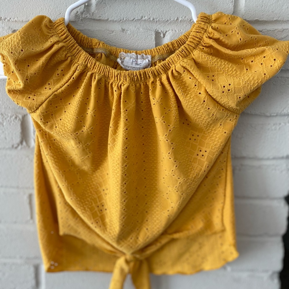 Girl Mustard top size 7 by Pinc